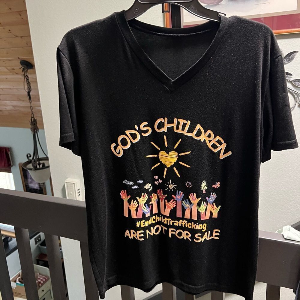 Black Graphic T-Shirt “God’s Children Aren’t For Sale” V-neck Medium #105